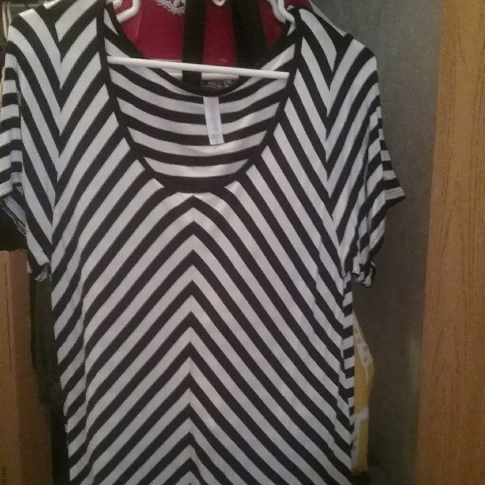 Lularoe XL classic black and white stripe